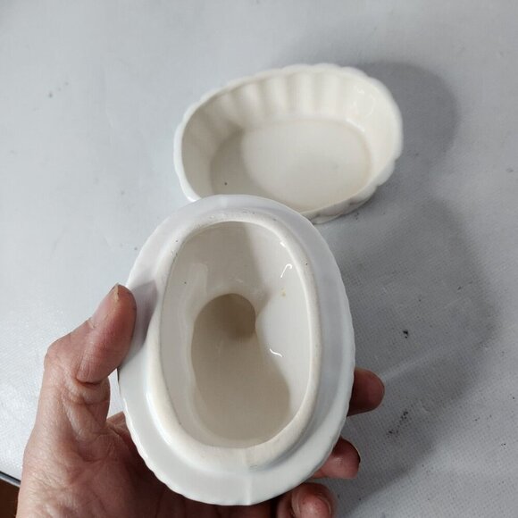 Vintage White Porcelain Covered Pig Trinket Box Farmhouse Country Decor - Picture 7 of 10